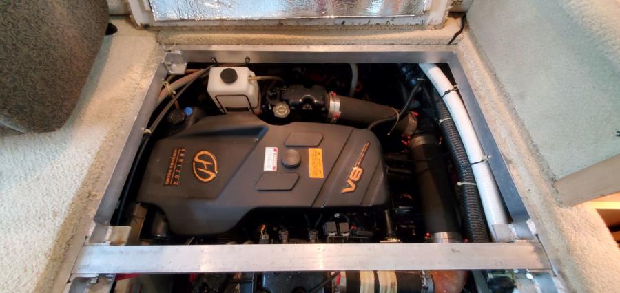 Carver 326 Aft Cabin Engine Room