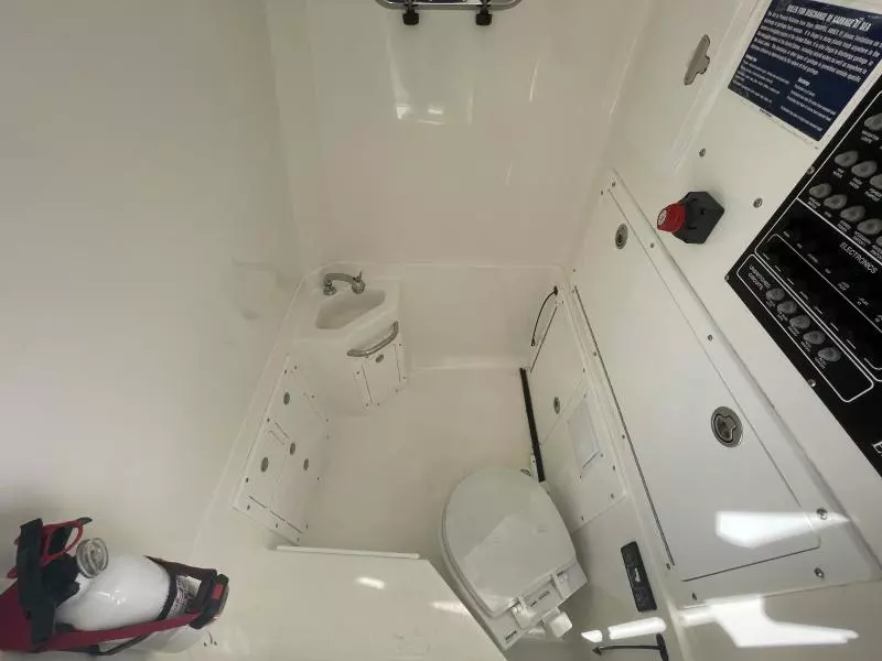 2006 Edgewater 318 CC