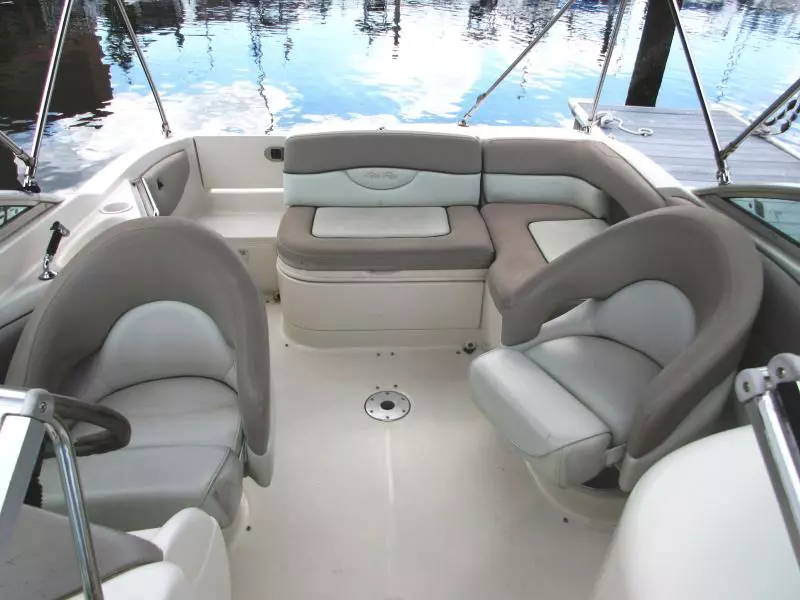 2003 Sea Ray 220 Sundeck
