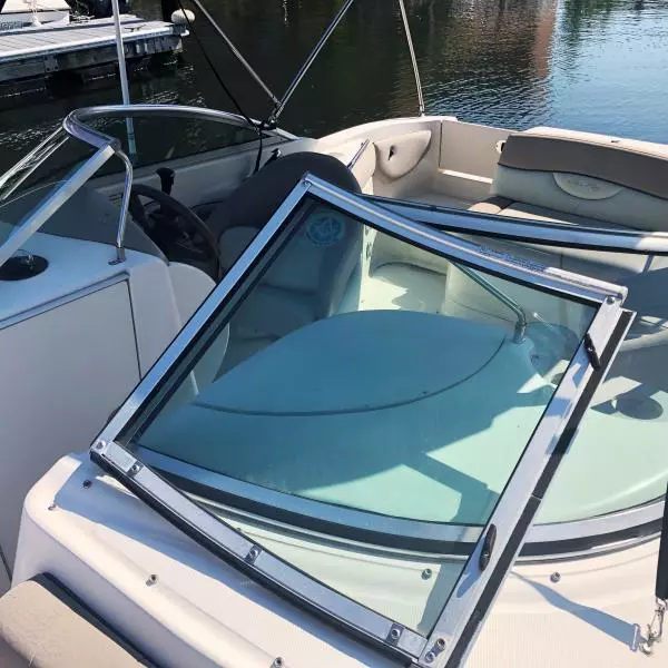 2003 Sea Ray 220 Sundeck