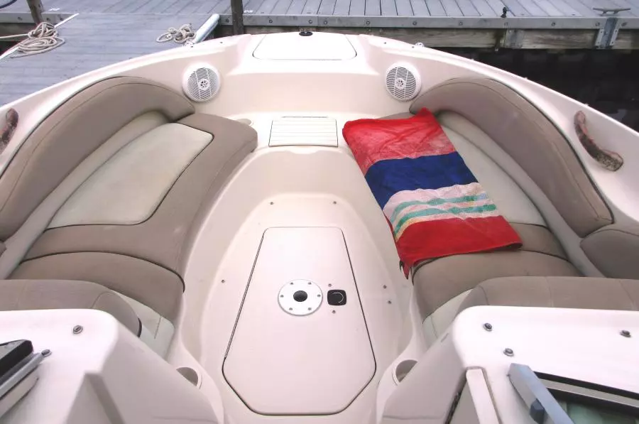 2003 Sea Ray 220 Sundeck