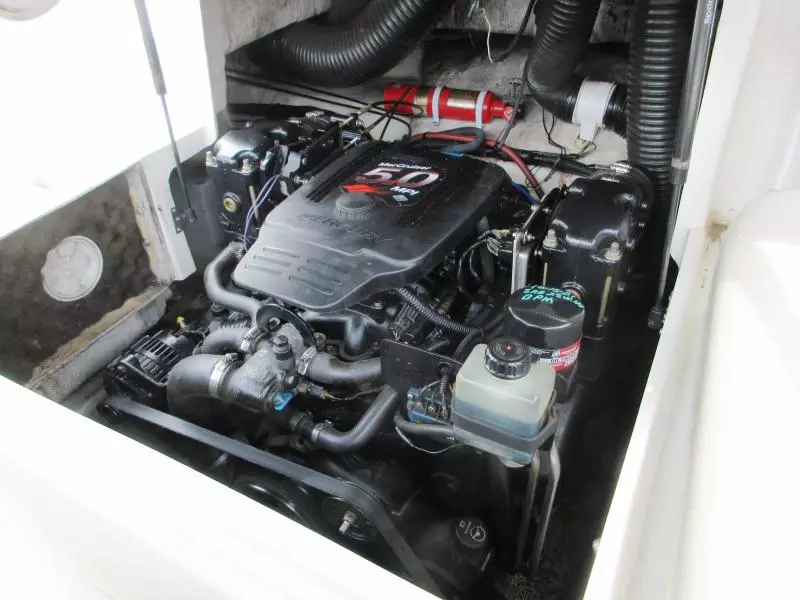 2003 Sea Ray 220 Sundeck