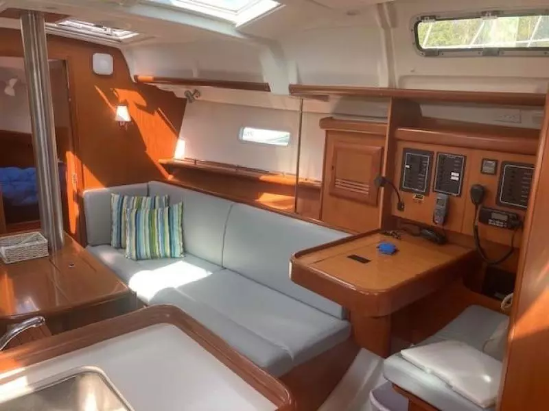 2007 Beneteau 373