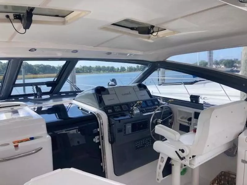 2000 Tiara Yachts 5200 Express