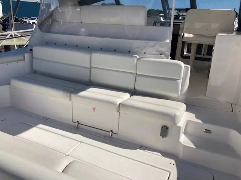 2000 Tiara Yachts 5200 Express