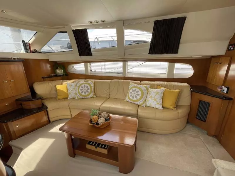 2001 Carver 396 Motor Yacht