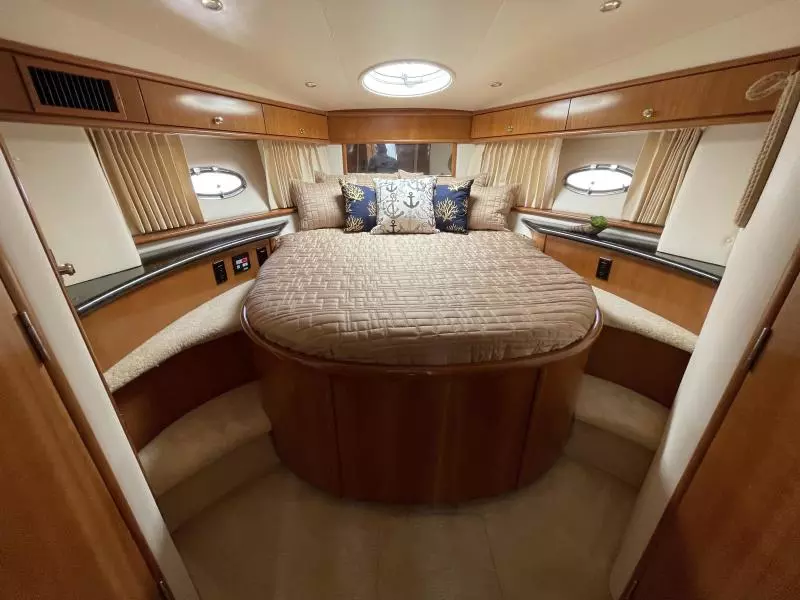 2001 Carver 396 Motor Yacht
