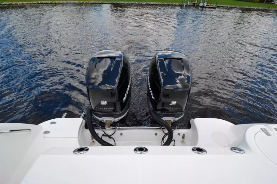 2006 Boston Whaler 285 Conquest