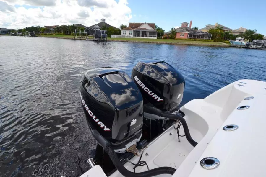 2006 Boston Whaler 285 Conquest
