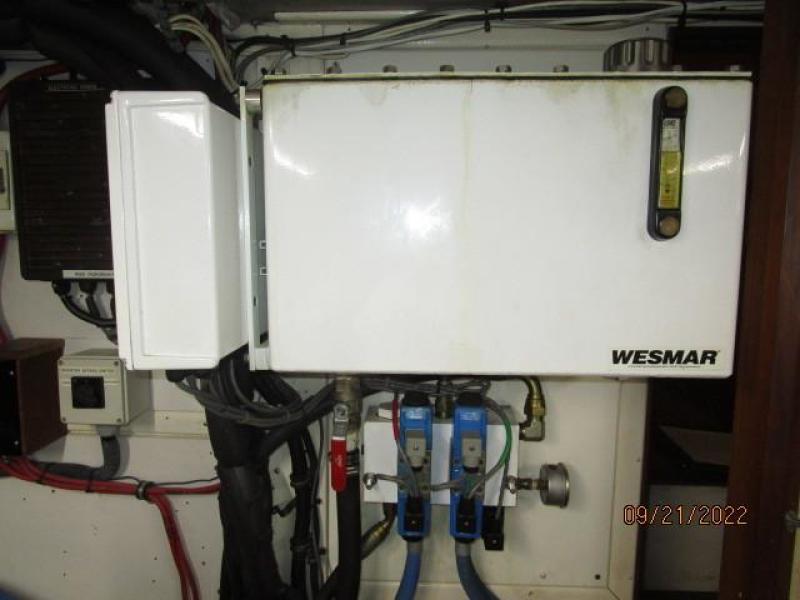 49' Grand Banks stabilizer system