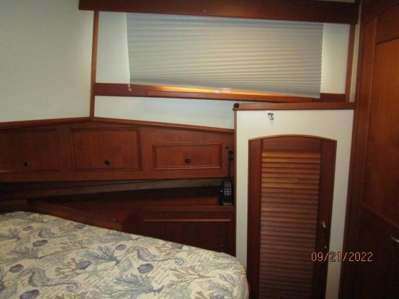 49' Grand Banks forward guest stateroom starboard