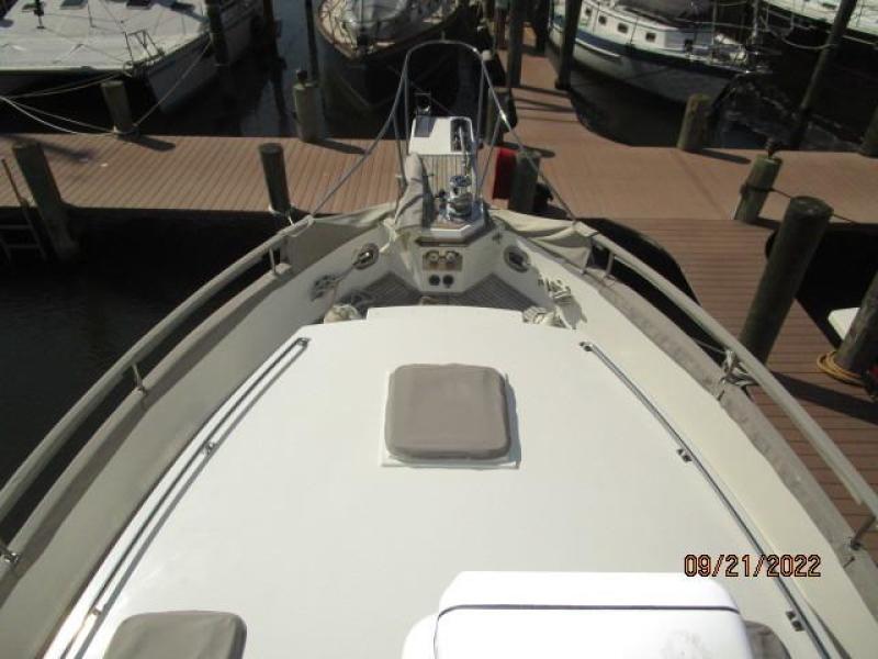 49' Grand Banks foredeck