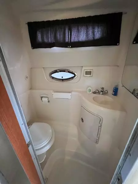 2007 Regal 2565 Window Express