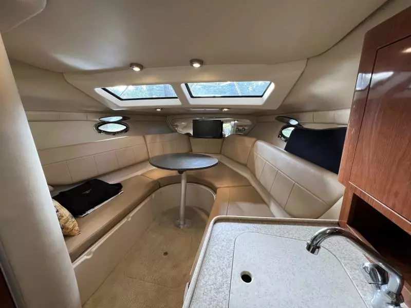 2007 Regal 2565 Window Express