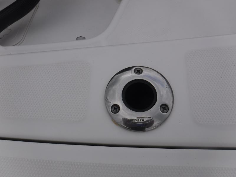 2016 Boston Whaler 270 Dauntless