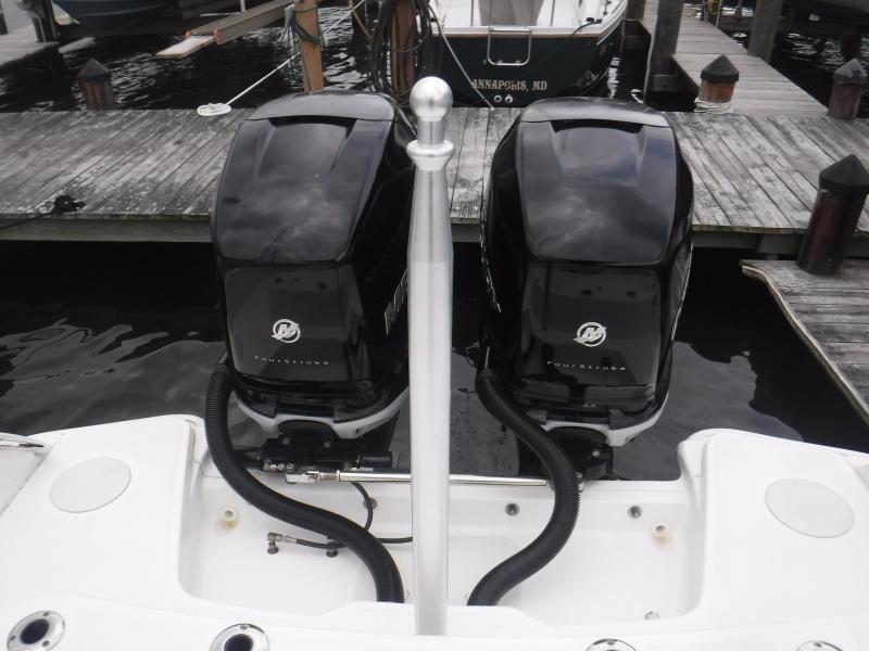 2016 Boston Whaler 270 Dauntless