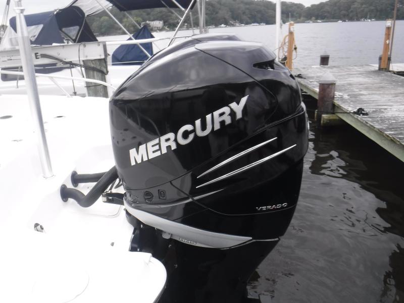 2016 Boston Whaler 270 Dauntless