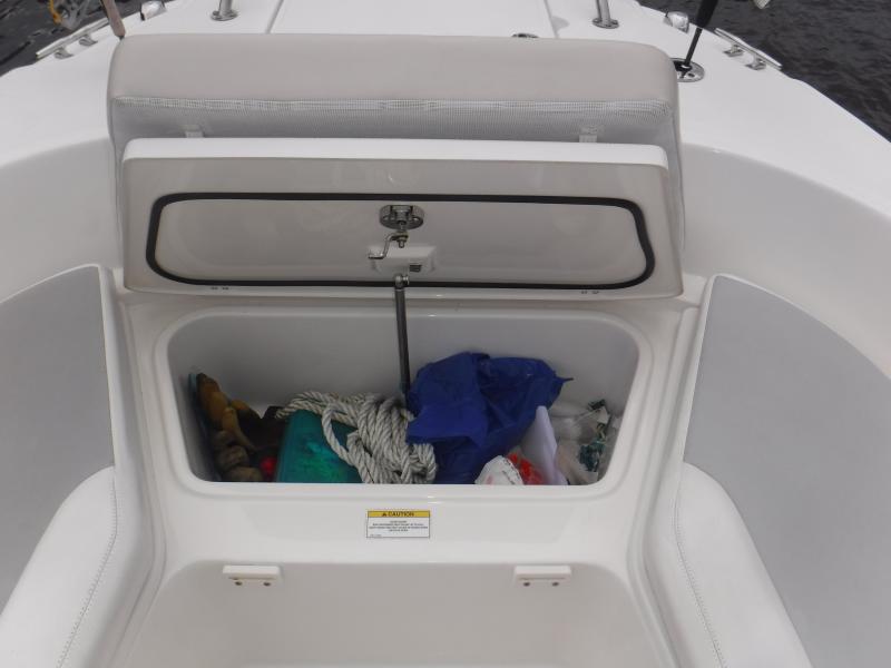 2016 Boston Whaler 270 Dauntless