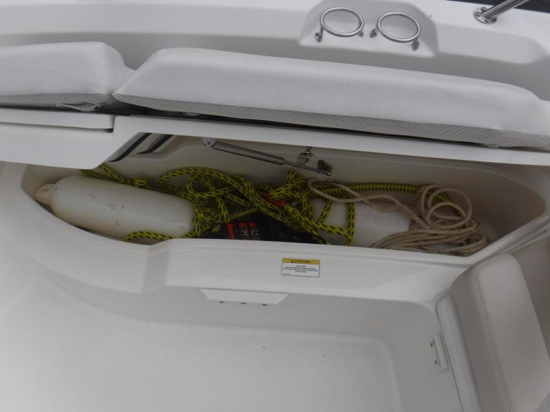 2016 Boston Whaler 270 Dauntless