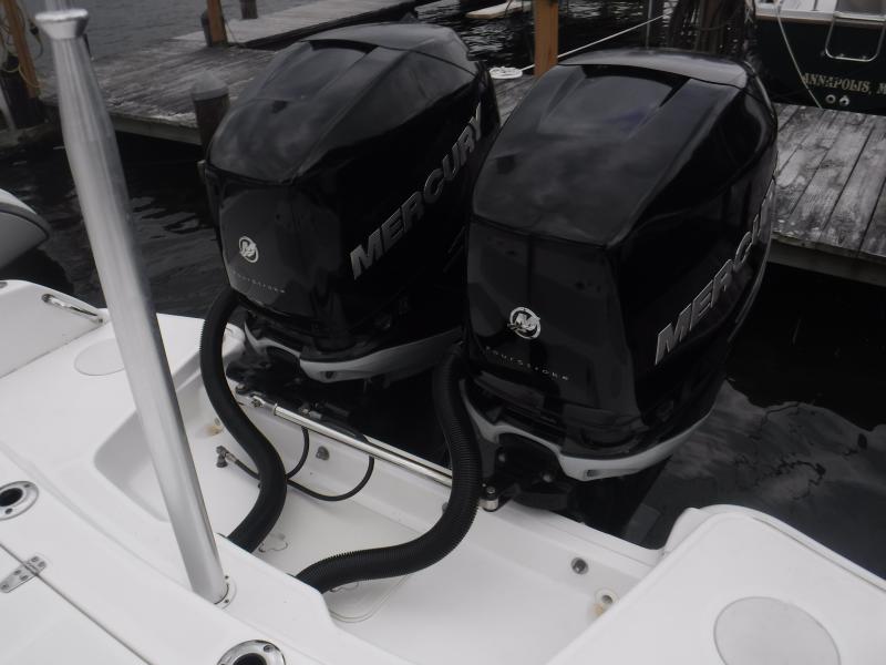 2016 Boston Whaler 270 Dauntless