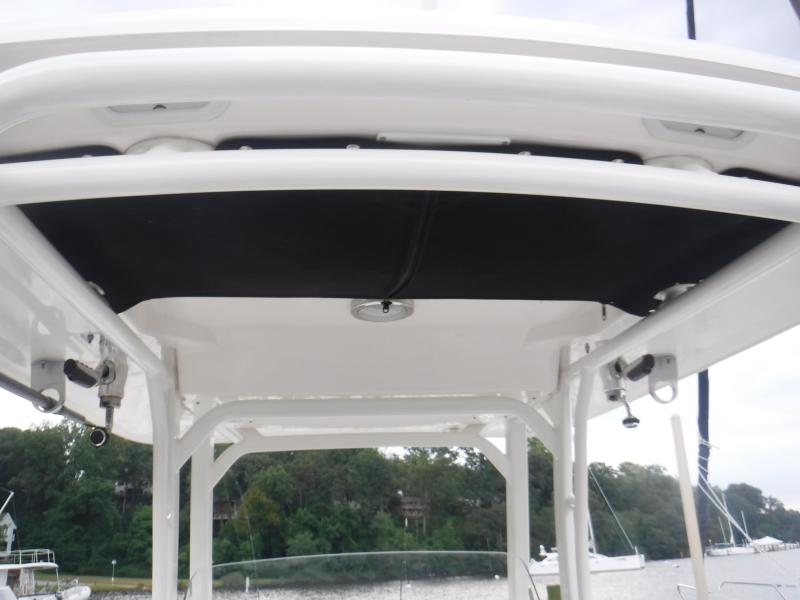 2016 Boston Whaler 270 Dauntless