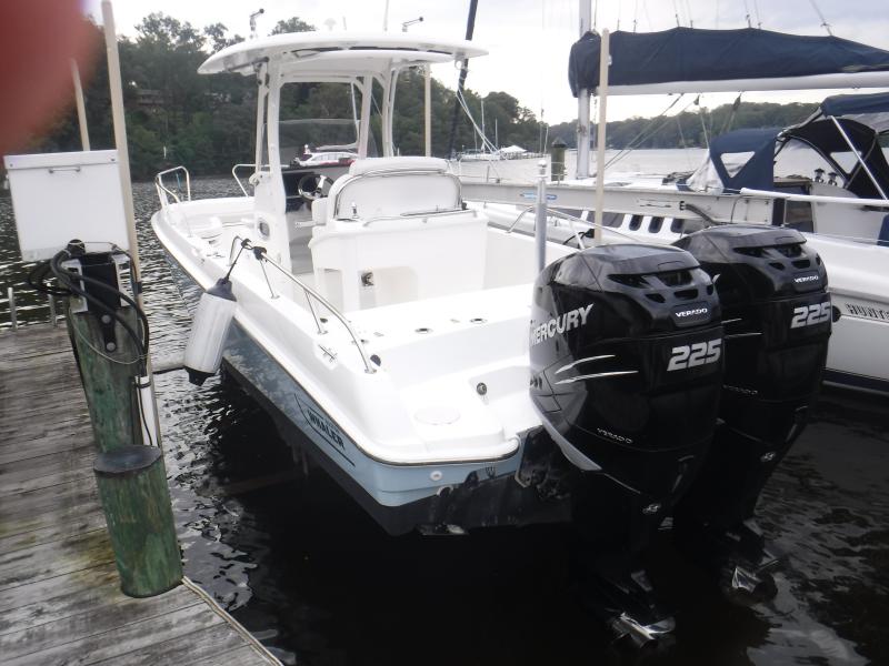 2016 Boston Whaler 270 Dauntless