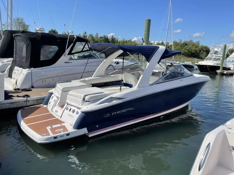 2011 Regal 2700 Bowrider