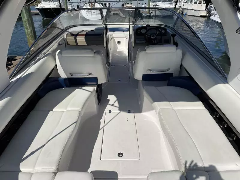 2011 Regal 2700 Bowrider