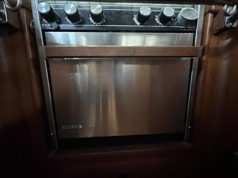 1989 Hans Christian Christian 48