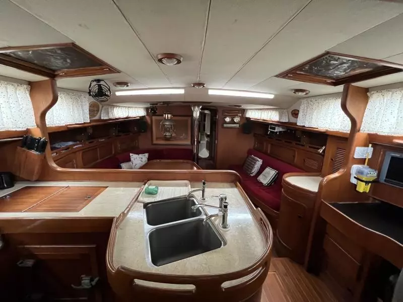 1989 Hans Christian Christian 48