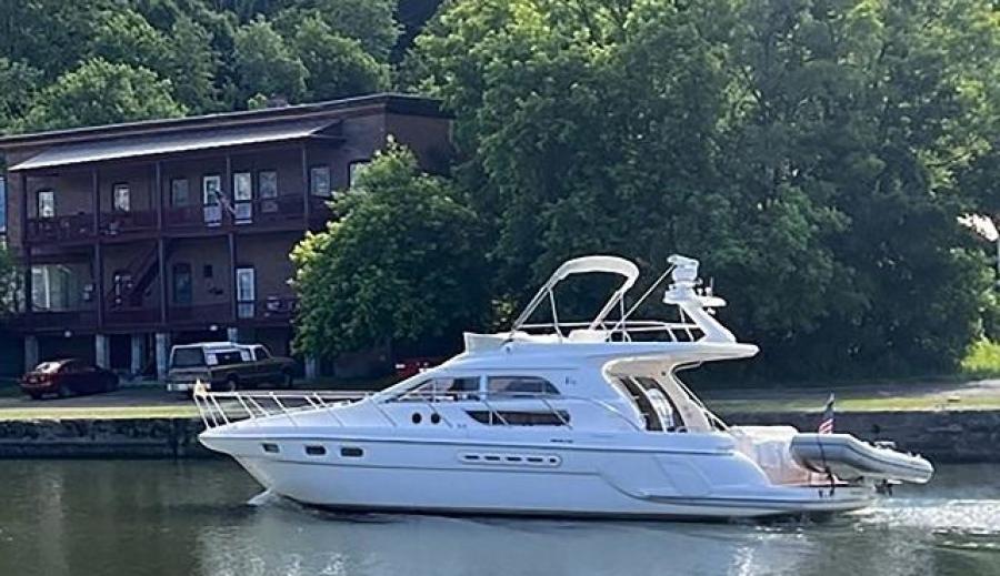 44' Sealine port profile1