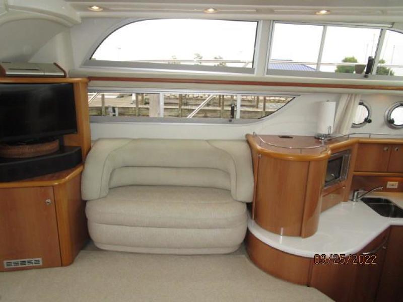 44' sealine salon port