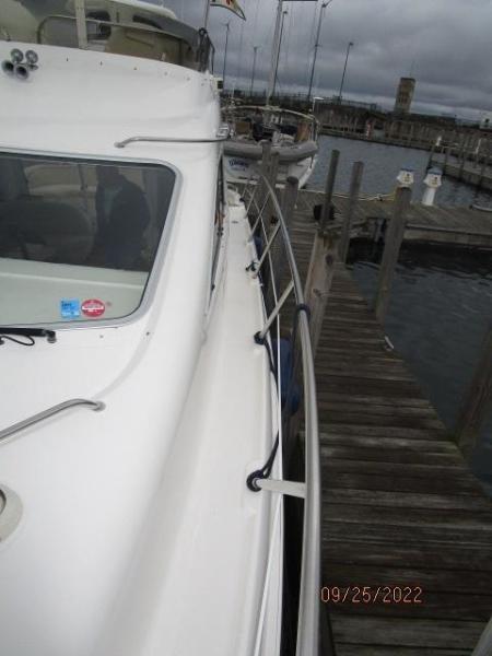 44' Sealine port side deck1