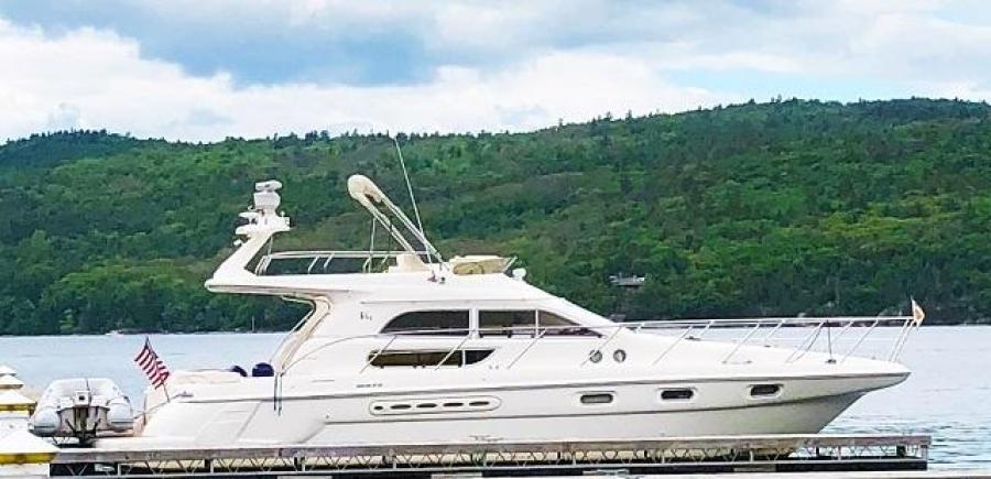 44' Sealine starboard profile3