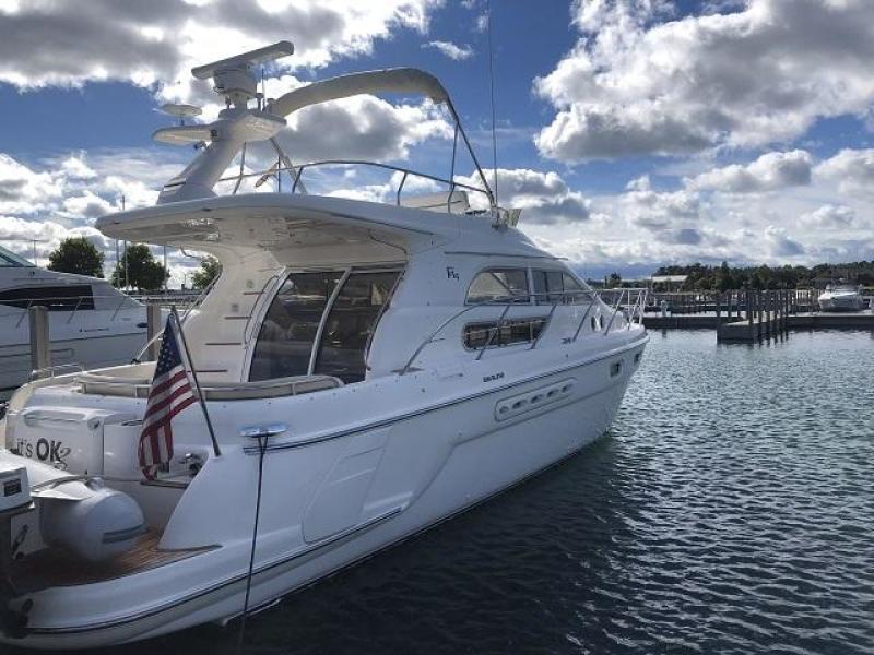 44' Sealine starboard aft profile2