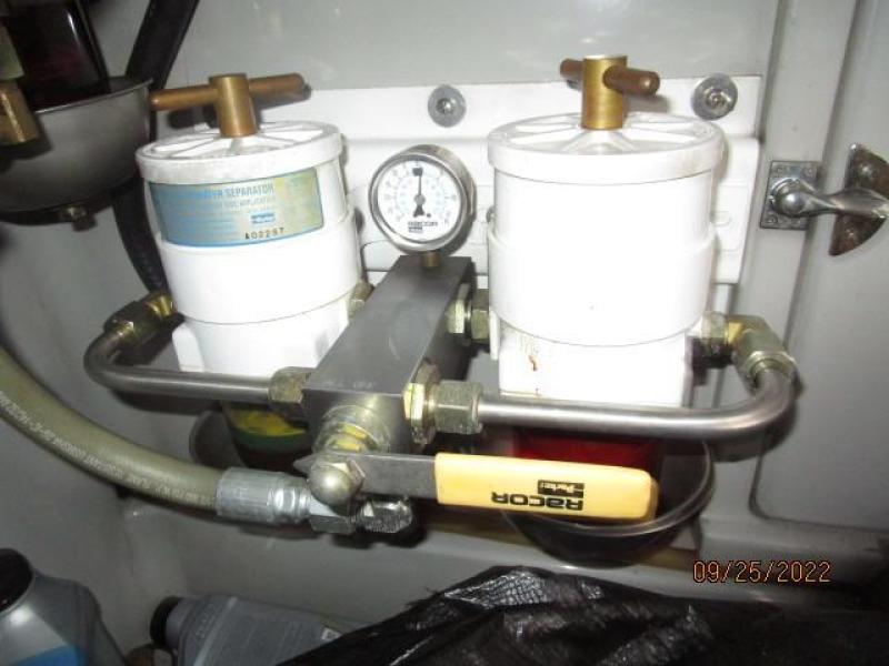 44' Sealine starboard Racor fuel filters