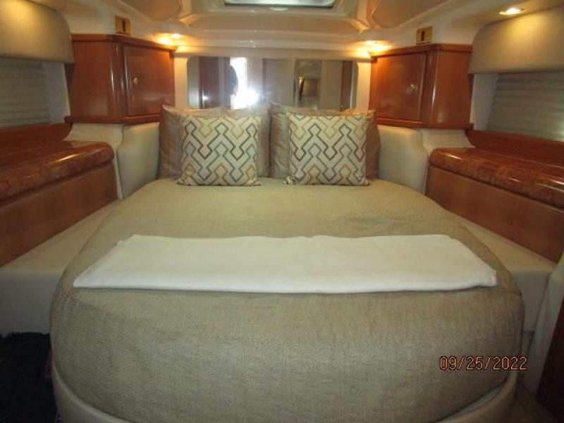 44' Sealine master stateroom
