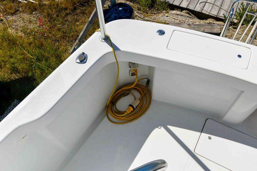 1999 Mainship 390