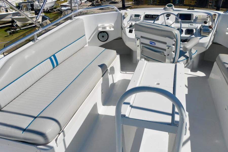 1999 Mainship 390
