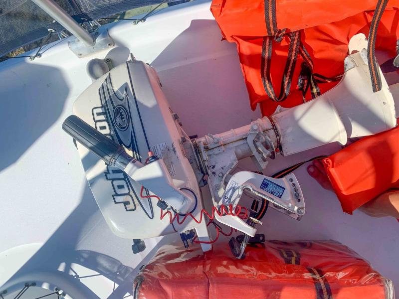 1999 Mainship 390