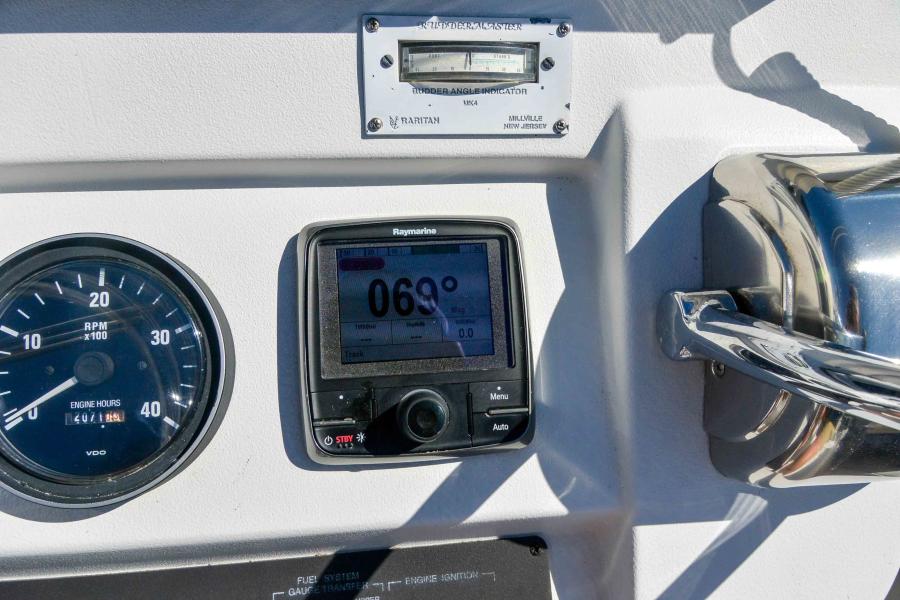 1999 Mainship 390