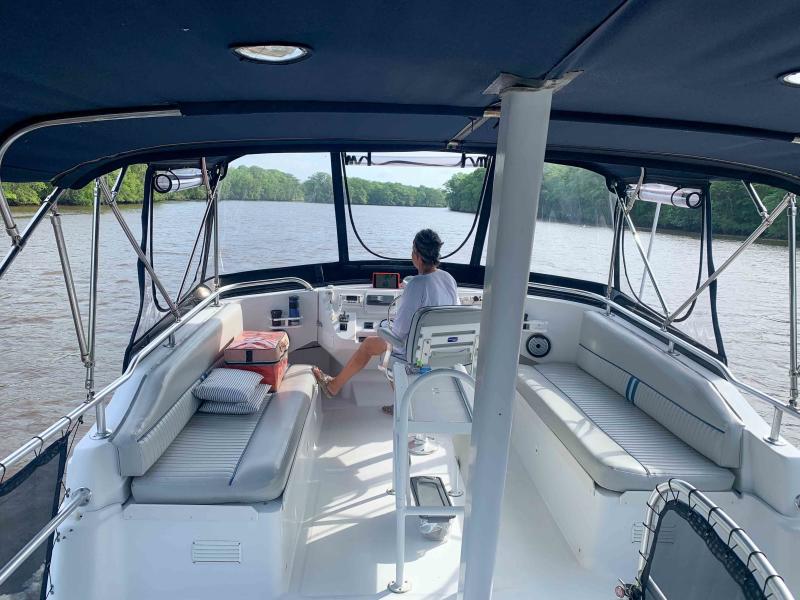 1999 Mainship 390