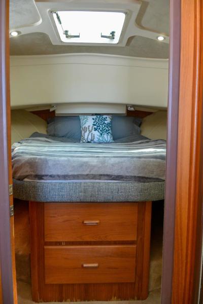 1999 Mainship 390