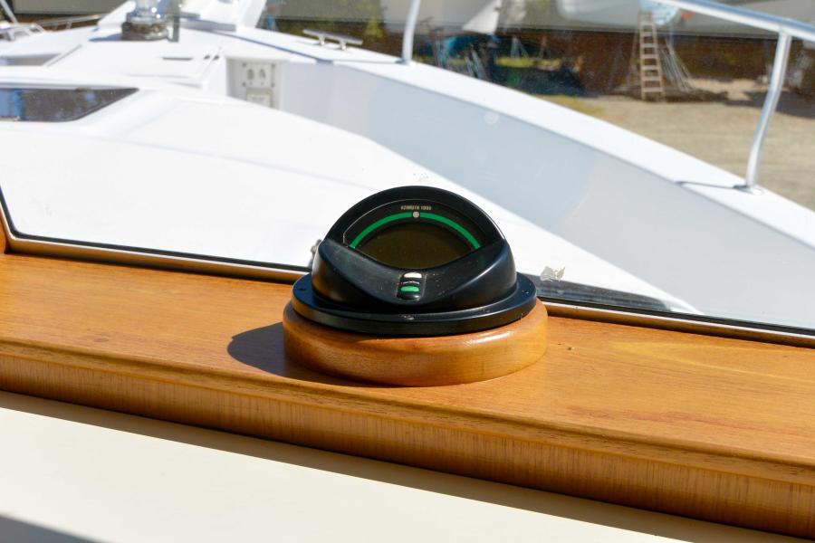 1999 Mainship 390