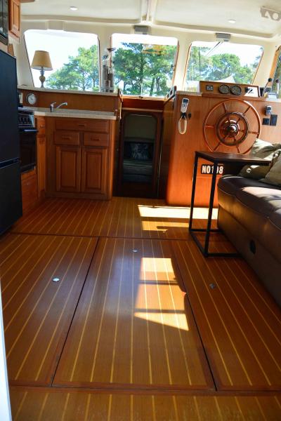 1999 Mainship 390