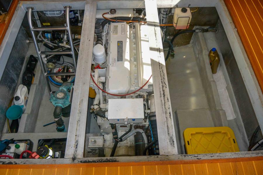 1999 Mainship 390