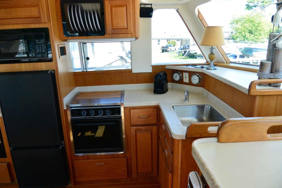 1999 Mainship 390