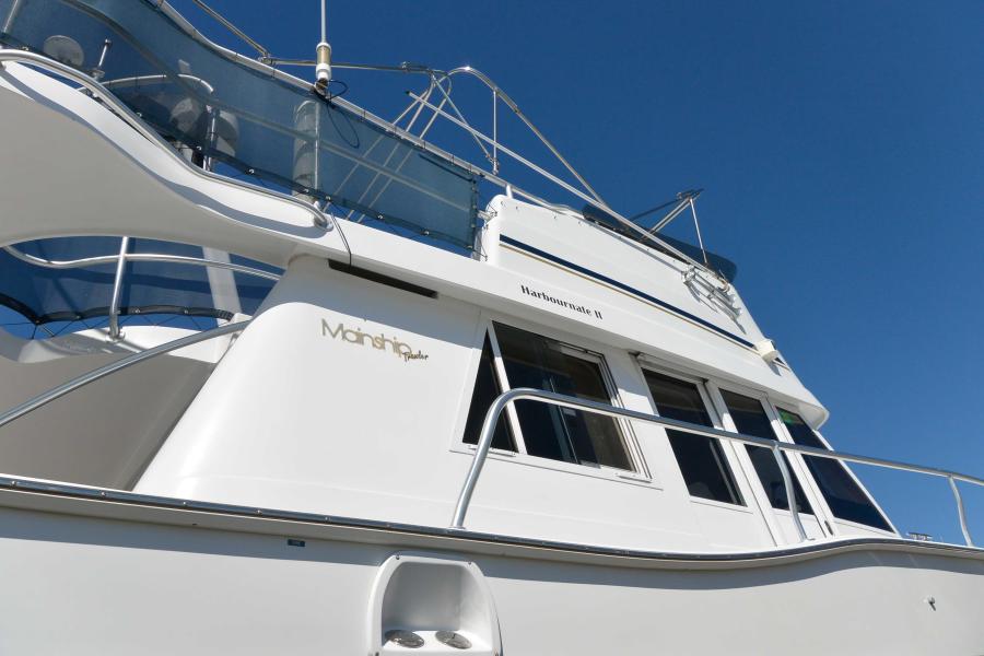 1999 Mainship 390