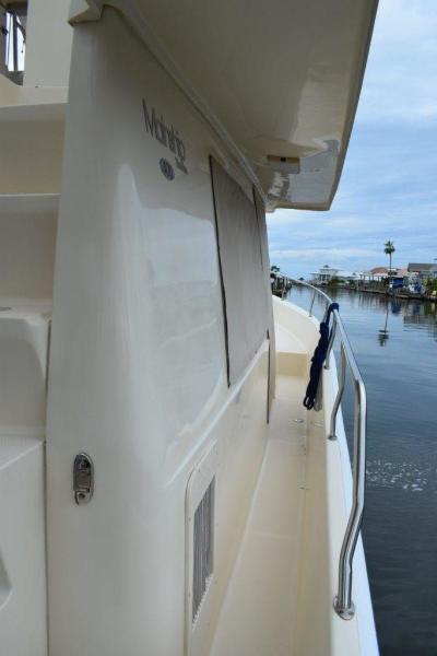 2005 Mainship 400