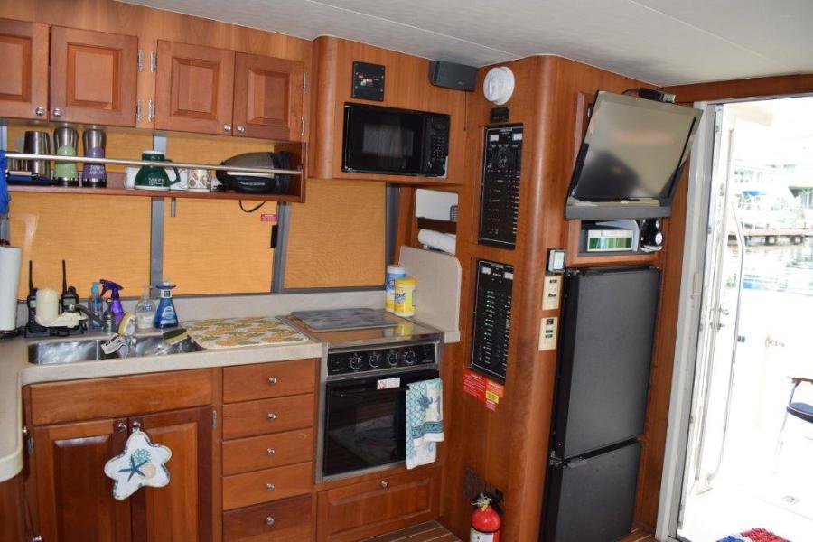 2005 Mainship 400